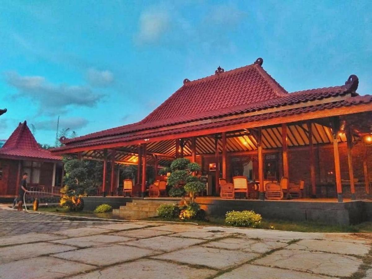 The Royal Joglo Hotel Tepus Luaran gambar