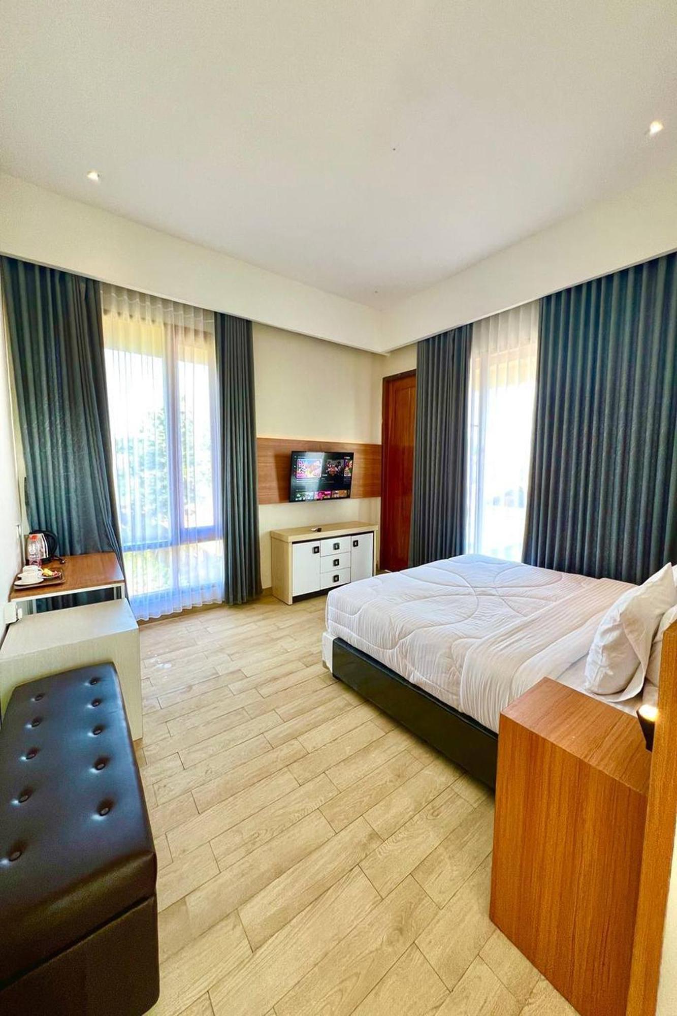 The Royal Joglo Hotel Tepus Luaran gambar