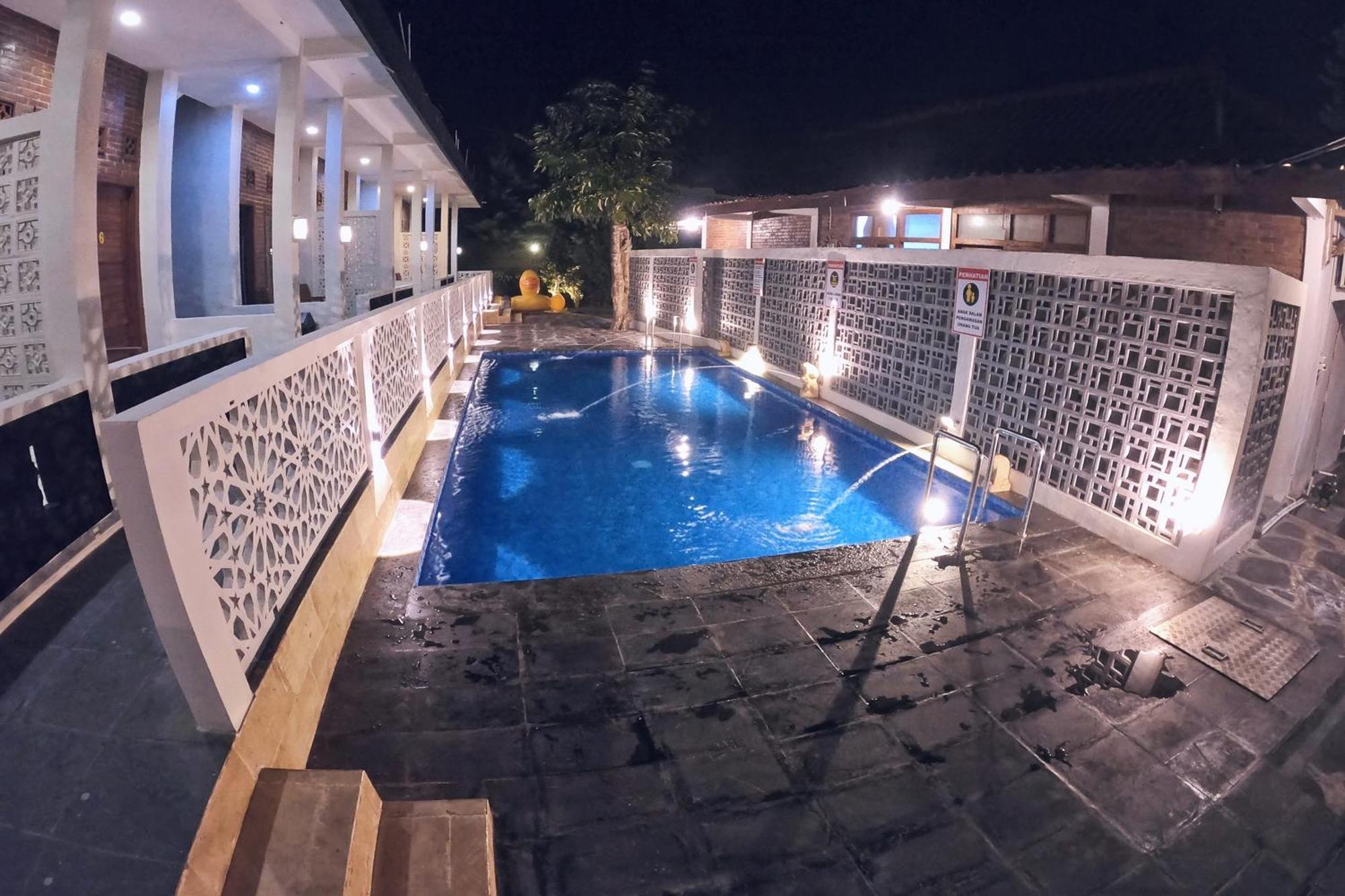 The Royal Joglo Hotel Tepus Luaran gambar