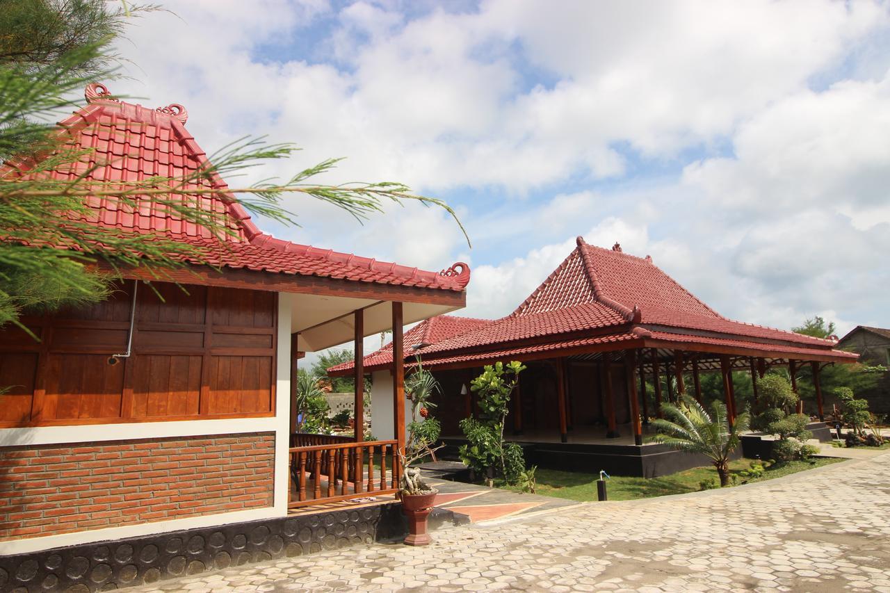 The Royal Joglo Hotel Tepus Luaran gambar